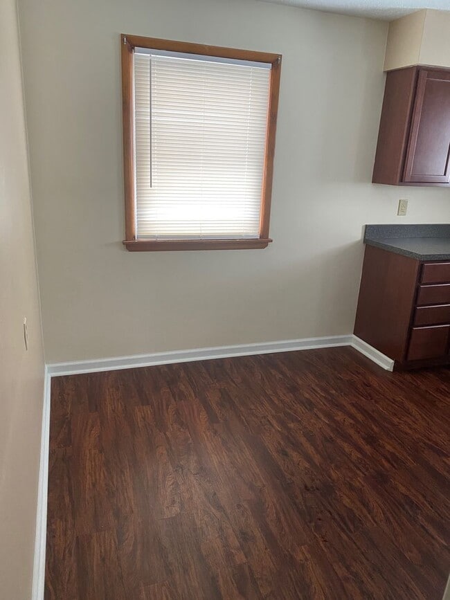 Building Photo - 817 Gary Ave SE