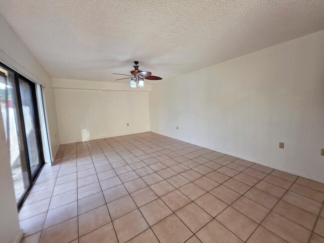 Building Photo - 832 Blue Ridge Cir