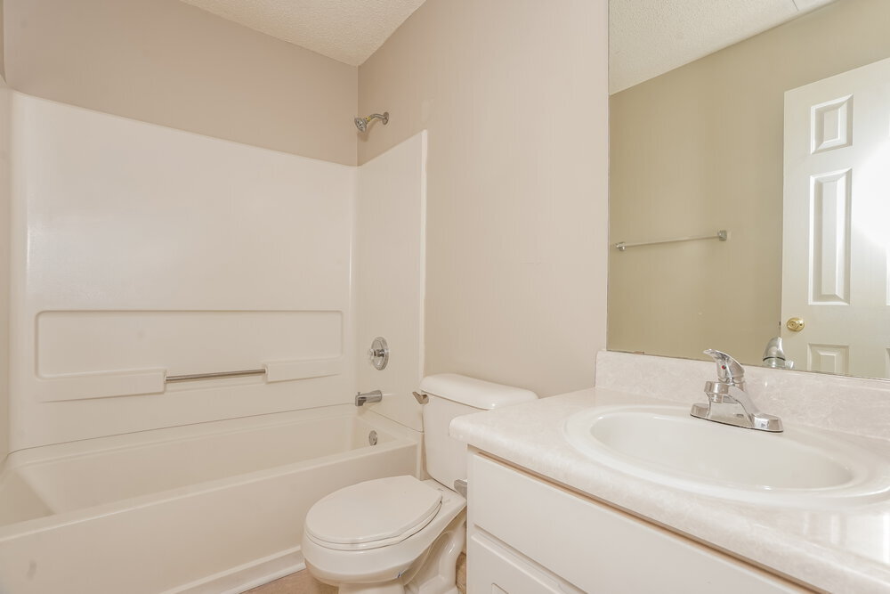 Building Photo - 310 The Gables Dr