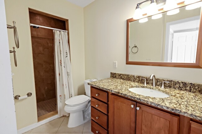 Building Photo - 1915 Westminster Cir