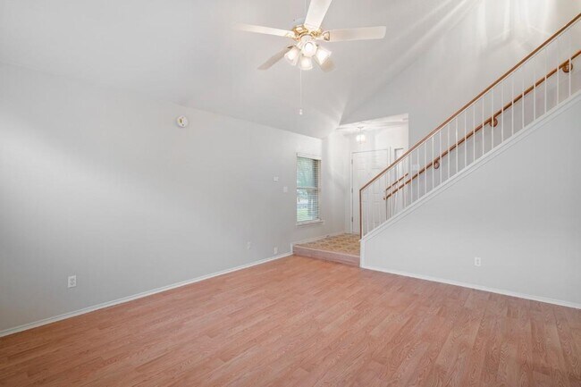 Building Photo - 1401 Thibodeaux Dr