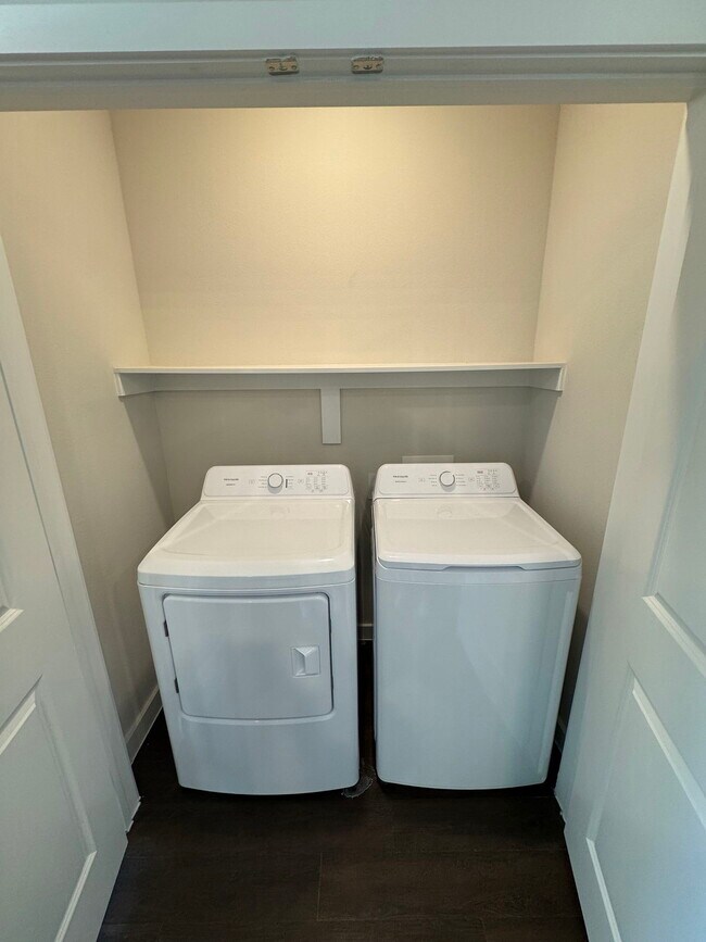 Building Photo - 455 Elevon Pkwy