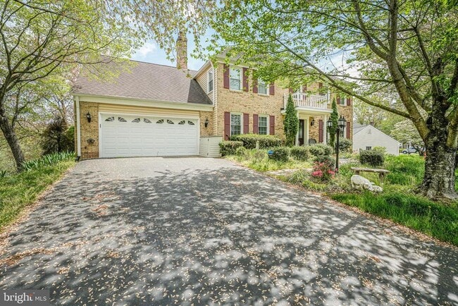 Building Photo - 9913 Rosewood Hill Cir