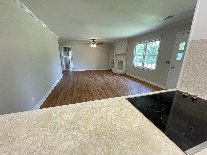 Building Photo - 821 Championship Dr
