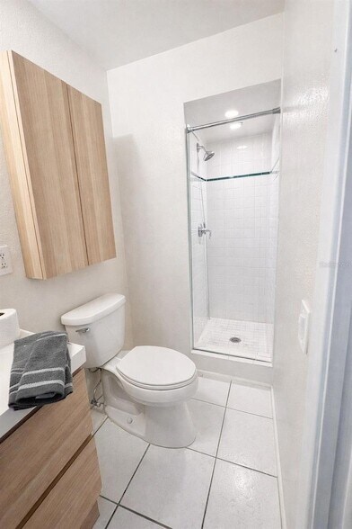 Building Photo - 3975 Porpoise Dr SE