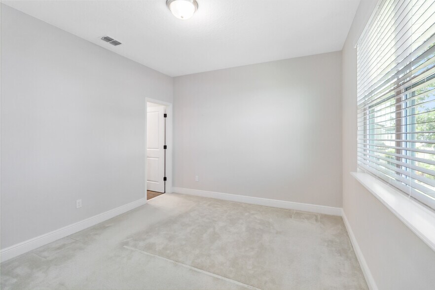 2nd bedroom upstairs - 16753 Gullfloss Ter
