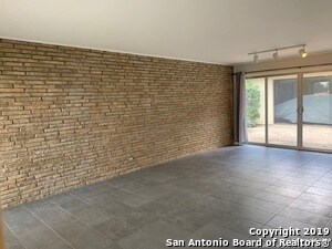 Building Photo - 303 Rilla Vista Dr