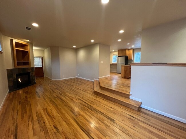 Building Photo - Three bedroom, Two bath home in Ashland.  | Available Now