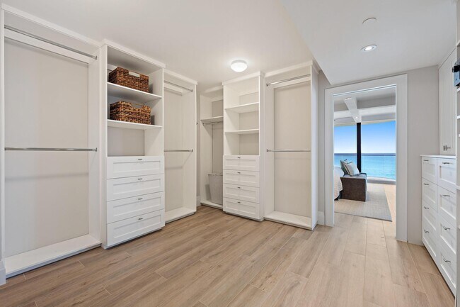 Building Photo - 100 S Beach Rd