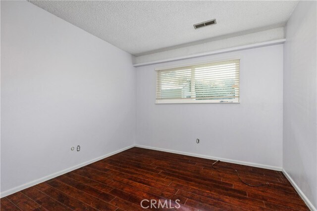 Building Photo - 668 Patricia Dr