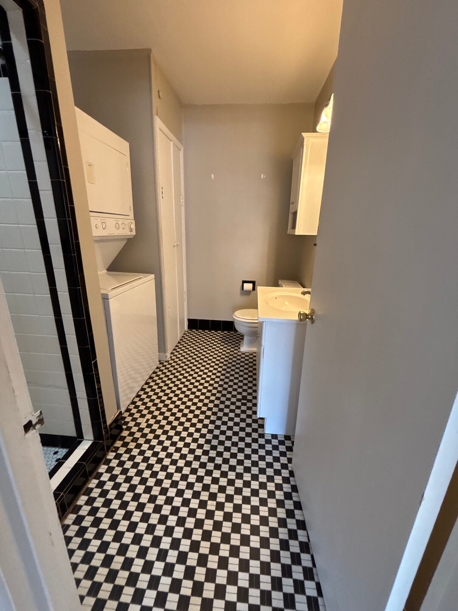 Building Photo - 3659 Highland Park Pl