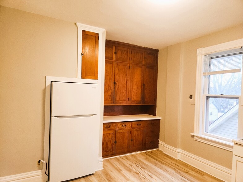 Kitchen - 352 8th St E