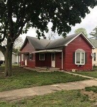 Building Photo - 528 W 7th St