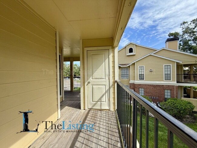 Building Photo - 8724 Mallard Reserve Dr