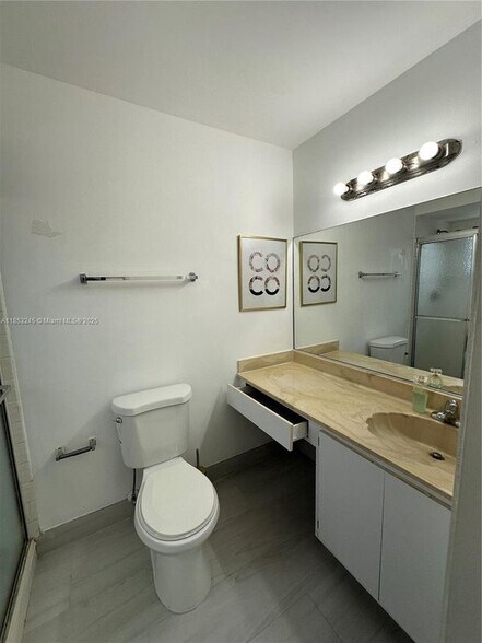 Building Photo - 8660 SW 149th Ave
