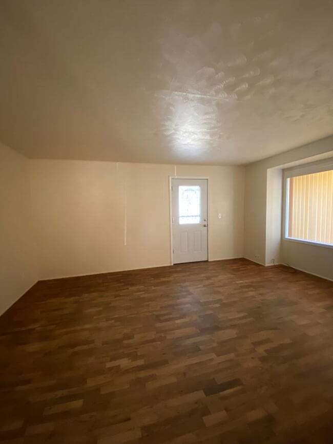 Building Photo - Cozy 3 Bedroom, 1 Bathroom Home with Spacious Back Yard.