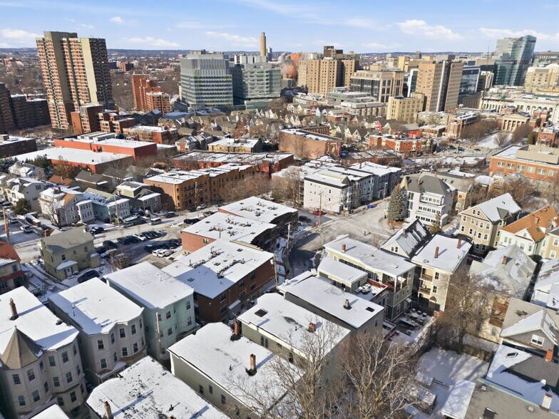 Building Photo - 24 Darling St