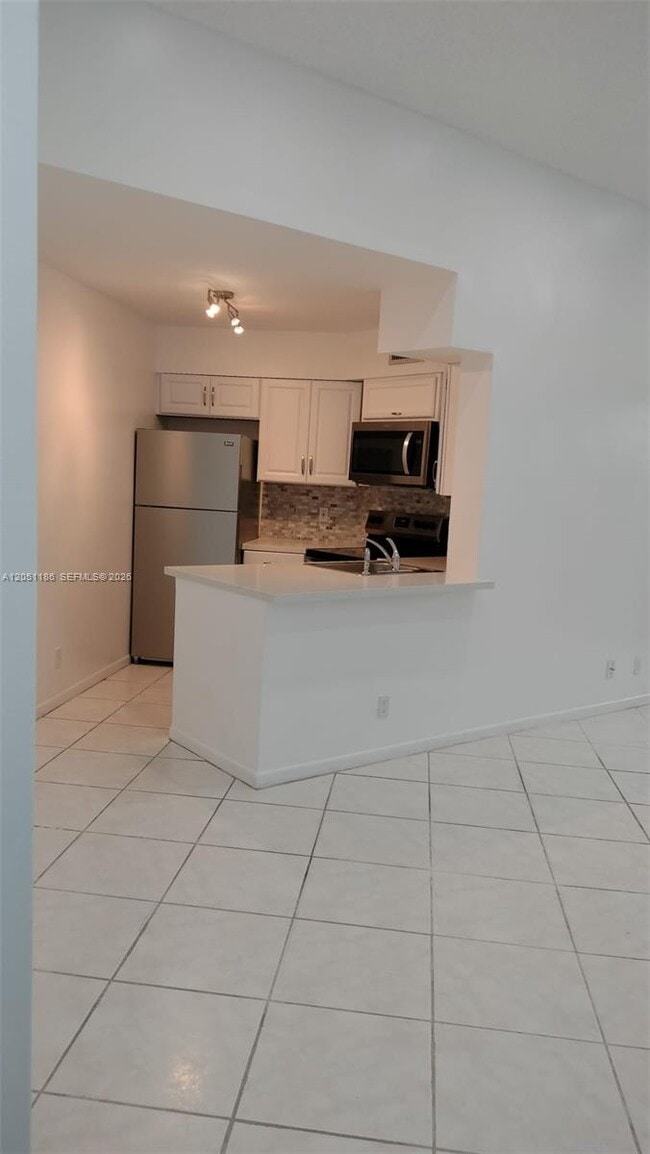 Building Photo - 212 Lake Pointe Dr