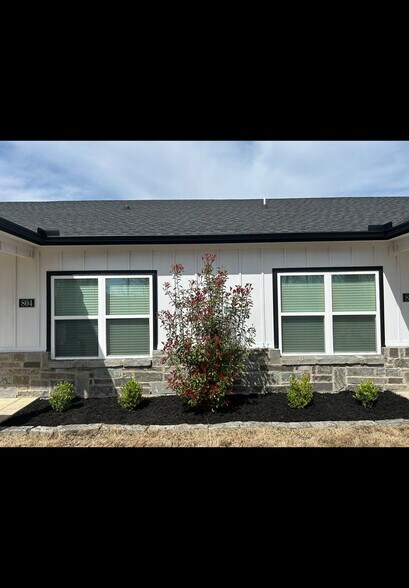 Building Photo - 804 Co Rd 1058