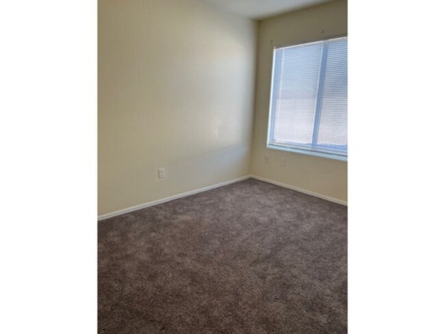 Building Photo - 3 bedroom 2 bath home in Arizona City