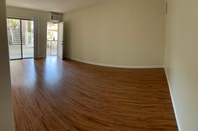 Building Photo - 414 E Cedar Ave