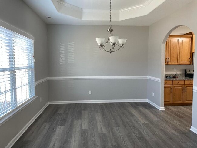 Building Photo - Woodbridge Pointe