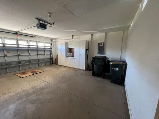 Building Photo - 4665 Whispering Oaks Dr