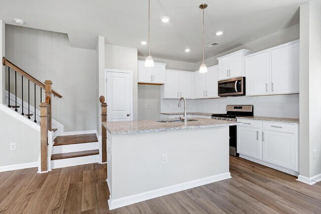 Building Photo - 580 Glen Clova Dr