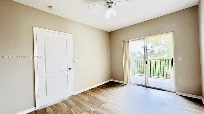 Building Photo - 124 SW Peacock Blvd