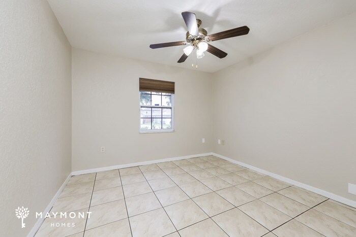 Building Photo - 2310 Chestnut Hills Dr
