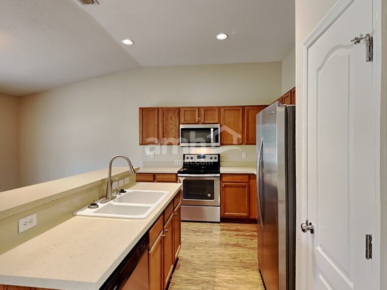 Building Photo - 86718 Cartesian Pointe Dr