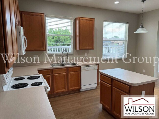Building Photo - 5004 Adair Oak Dr