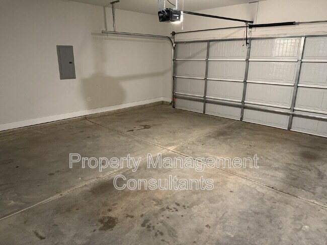 Building Photo - 14872 Demarie Ln