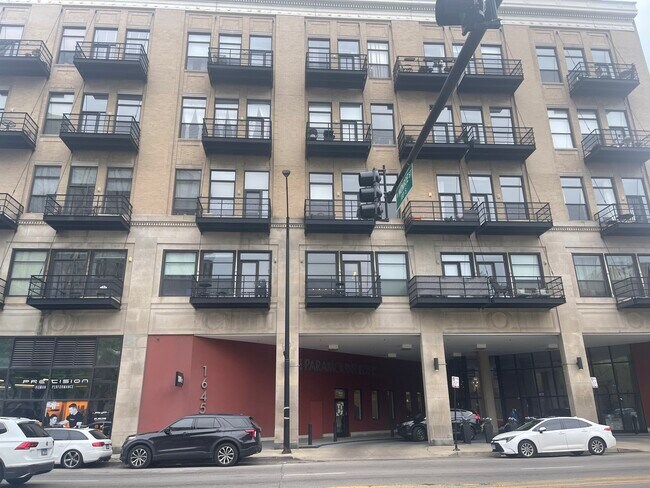 Building Photo - 1645 W Ogden Ave