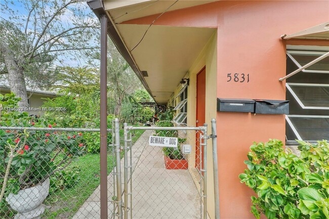 Building Photo - 5831 Taylor St