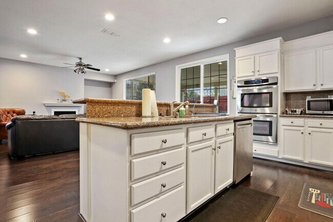 Building Photo - 1342 Windsong Dr