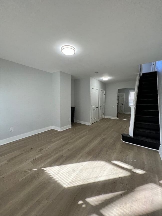 Building Photo - New Rehabbed 3bed/1.5bath in Grays Ferry