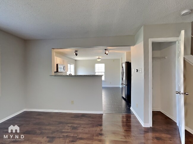 Building Photo - 8351 S Midnight Dr