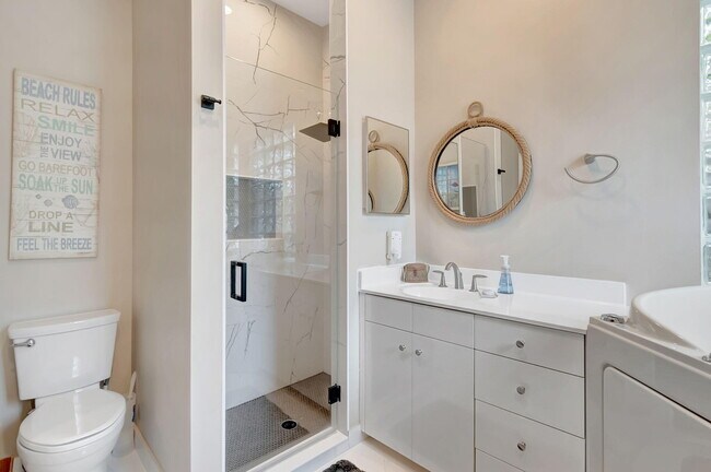 Building Photo - 23164 Via Stel