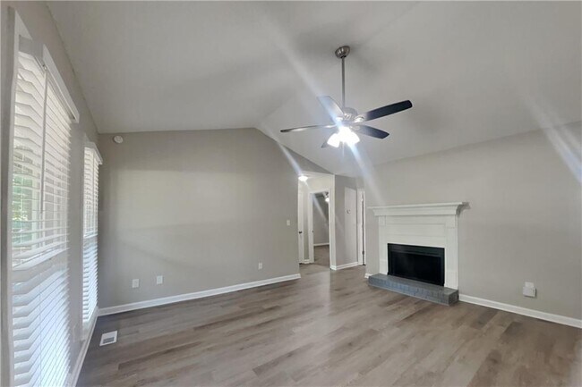 Building Photo - 66 Freestone Ln