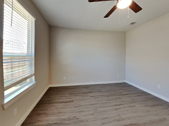 Building Photo - 2411 Foster Hl Rd