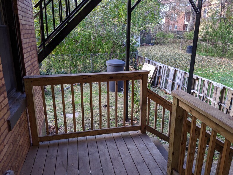 deck - 214 Peebles Street