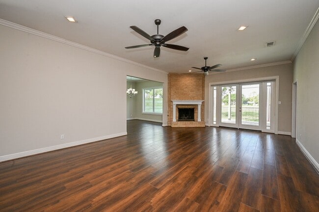 Building Photo - 414 Fox Briar Ln