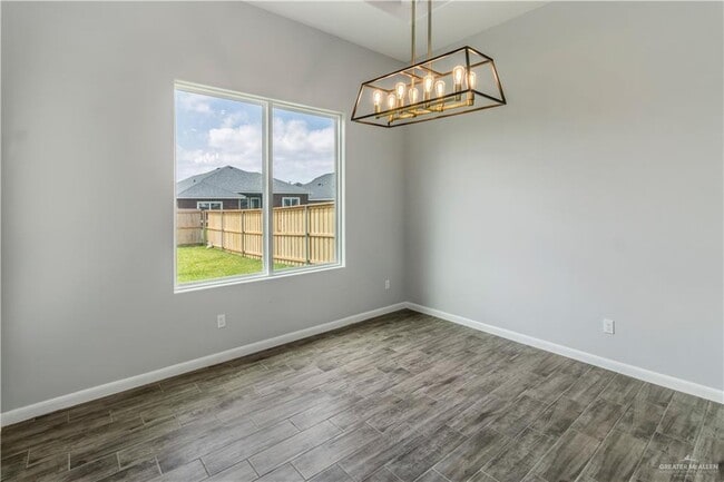 Building Photo - 13 Magnolia St