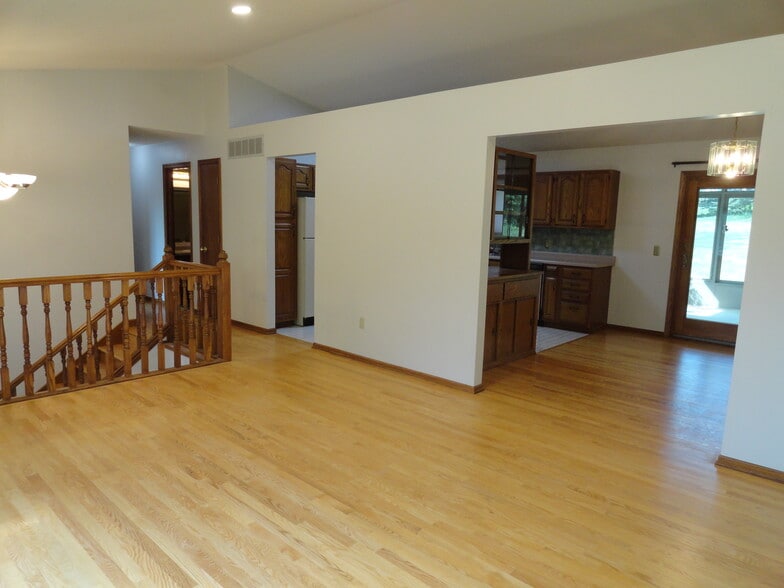 Building Photo - 503 24th Street SW