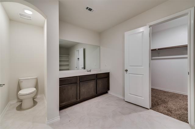 Building Photo - 1302 Meadow Creek Dr