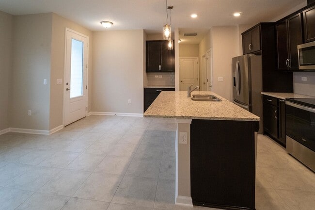 Building Photo - 298 Modesto Dr