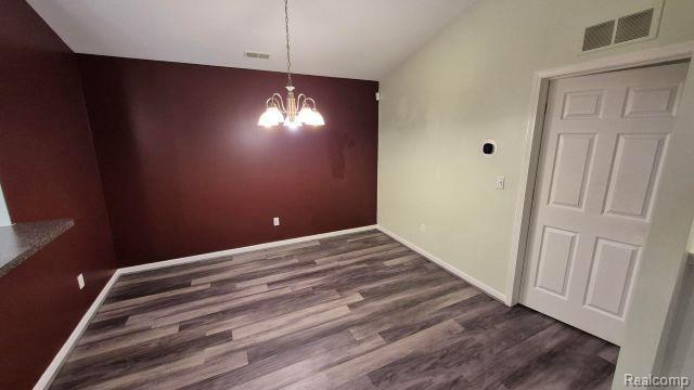 Building Photo - 5203 Chesapeake Cir