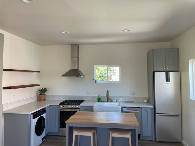 ADU kitchen - 3425 Buckingham Rd