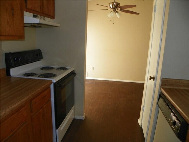 Building Photo - 9706 Eastwend Dr